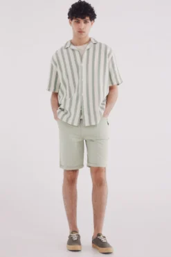 Bermuda cor clara lavada slim fit