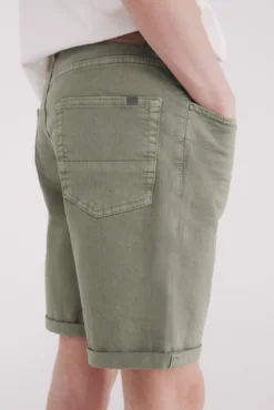 Bermuda cor lavada slim fit