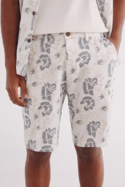 Bermuda jacquard com caimento relaxado