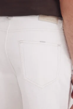 Bermuda jeans branca lavada regular fit