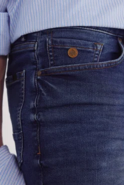 Bermuda jeans em denim escura slim fit