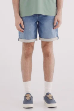 Bermuda jeans em malha denim slim fit média