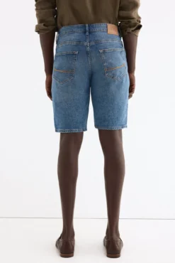 Bermuda regular em denim