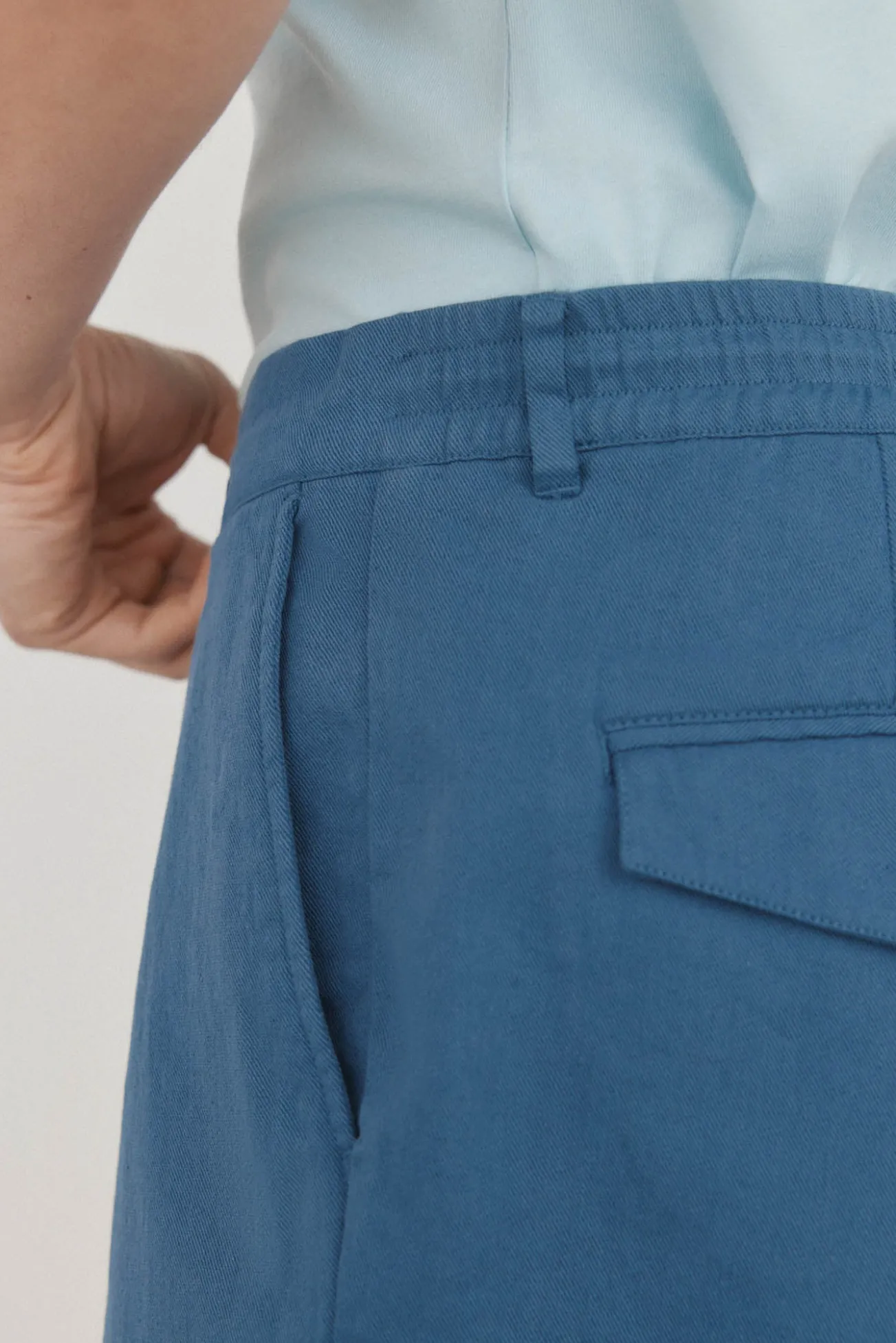 Bermudas com linho e atacadores
