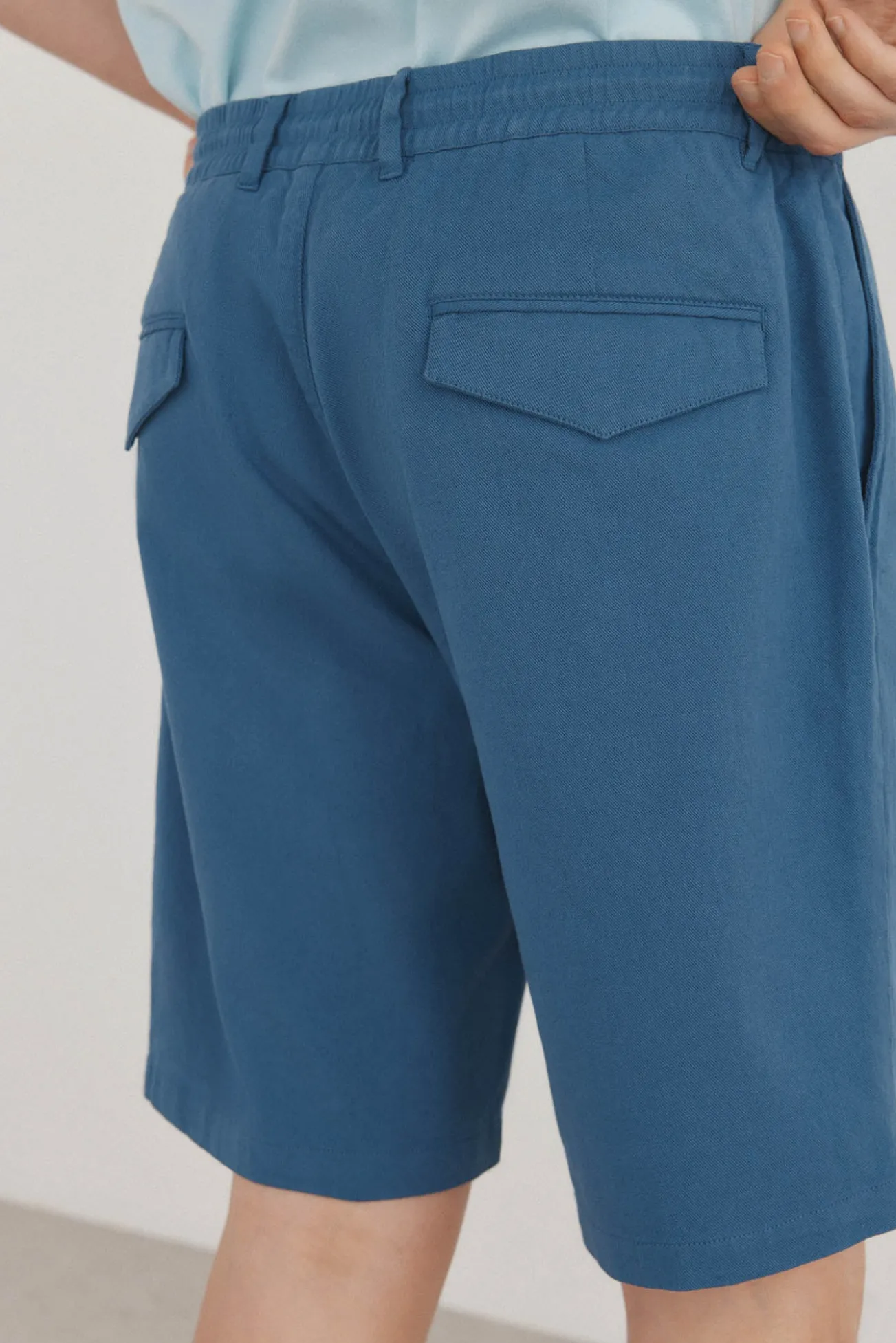 Bermudas com linho e atacadores