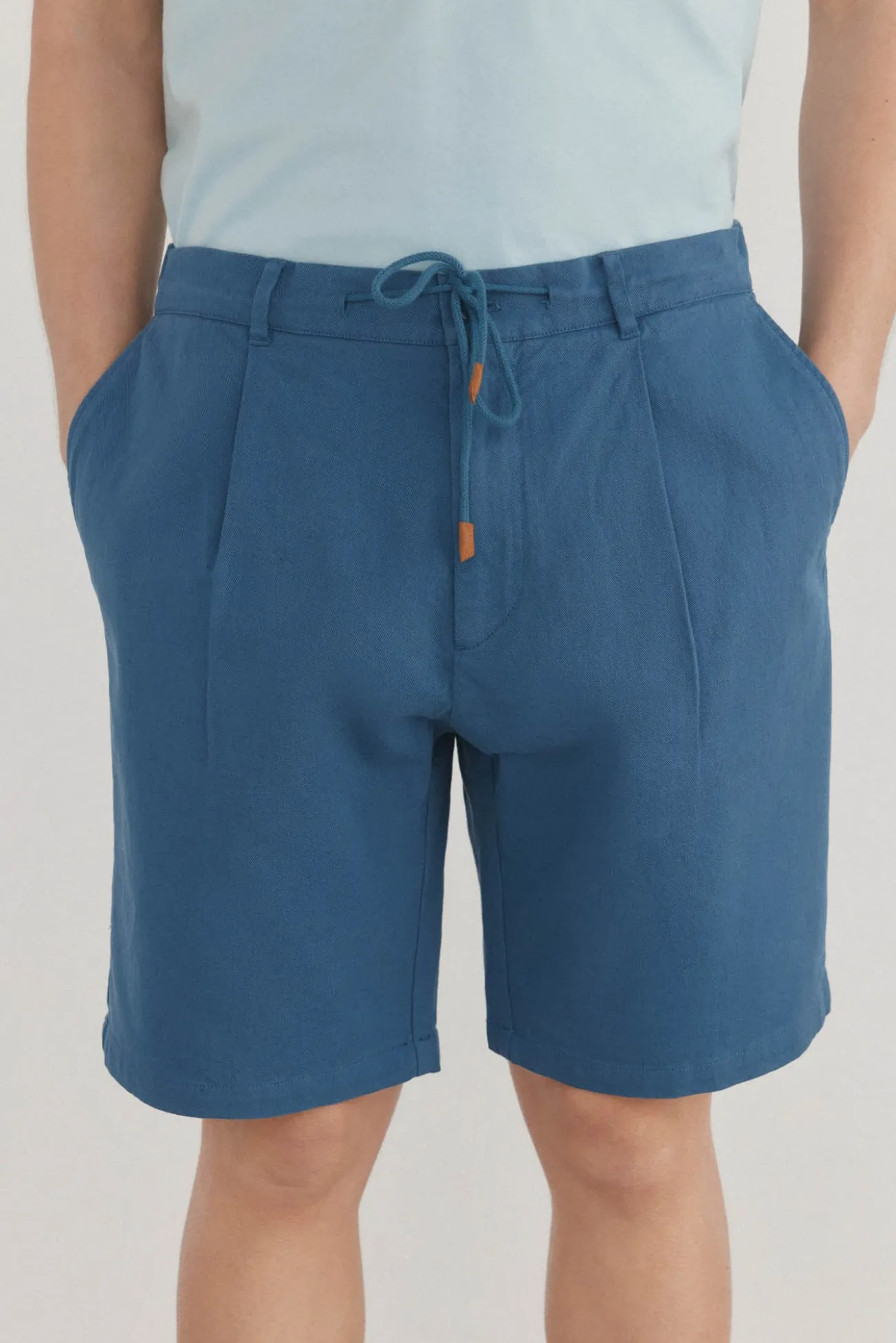 Bermudas com linho e atacadores