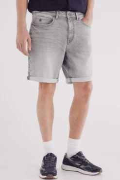 Bermudas de ganga em knit denim