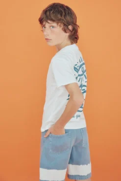 Bermudas tie-dye para meninos