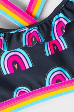 Biquíni de menina contraste de arco-íris com detalhe de folho