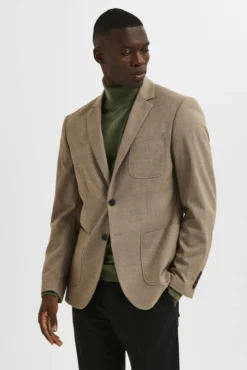 Blazer slim fit elaborado com materiais reciclados