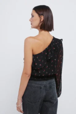 Blusa assimétrica