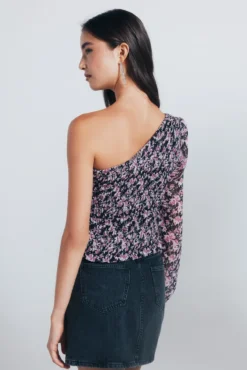 Blusa assimétrica tipo bata