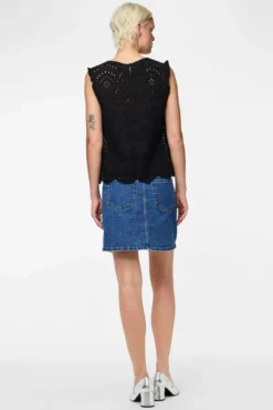 Blusa com detalhe