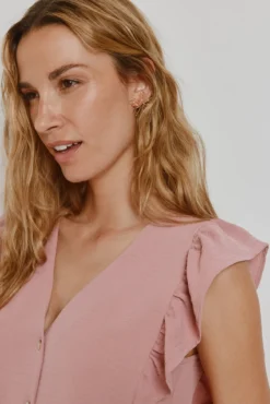 Blusa com folhos