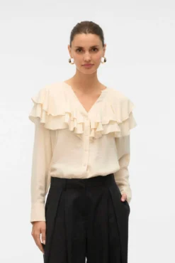 Blusa com gola franzida
