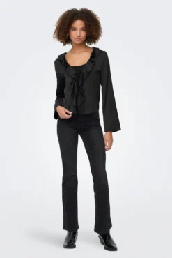 Blusa de cetim com folho
