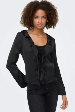 Blusa de cetim com folho