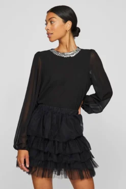 Blusa de chiffon com pedraria no gola