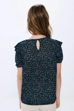 Blusa de flores para menina