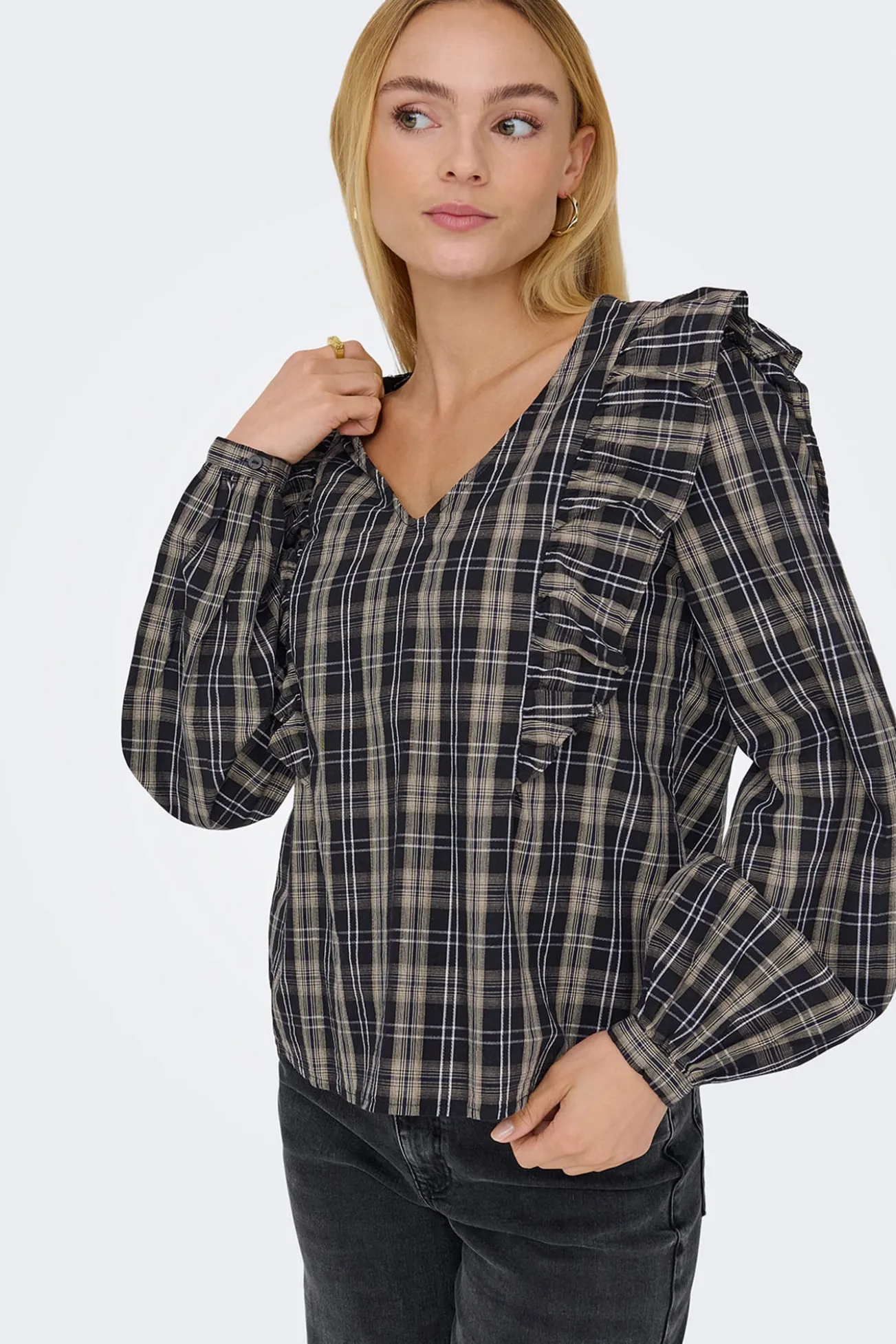 Blusa de manga comprida com babados