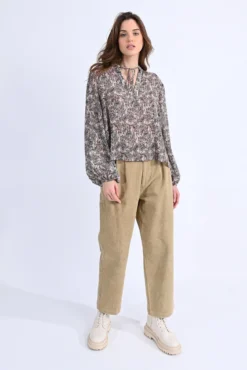 Blusa de manga comprida com estampado e laçada