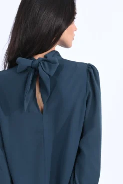 Blusa de manga comprida com laçada