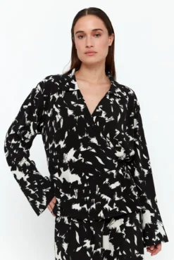 Blusa de manga comprida cruzada