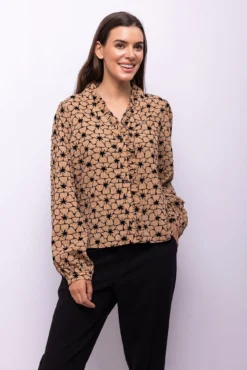 Blusa de tecido texturizado