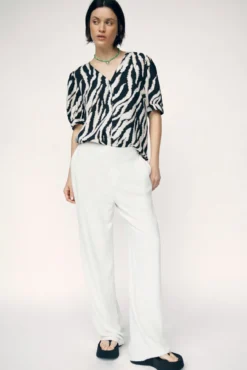 Blusa Ecovero e mangas balão