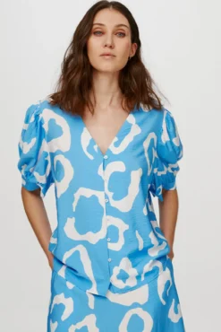 Blusa Ecovero e mangas balão