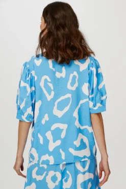 Blusa Ecovero e mangas balão