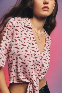 Blusa estampada com nó