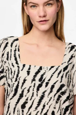 Blusa estampagem animal