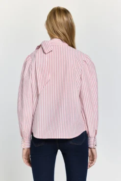 Blusa esvoaçante com gola