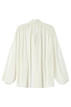 Blusa esvoaçante com laçada