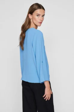Blusa manga média