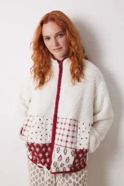 borrego curto acolchoado em shearling