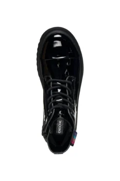 Botas com efeito verniz