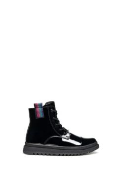 Botas com efeito verniz