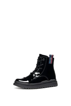 Botas com efeito verniz
