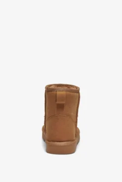 Botins de camurça com forro de pele