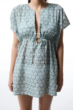 Caftan de praia verde estampado
