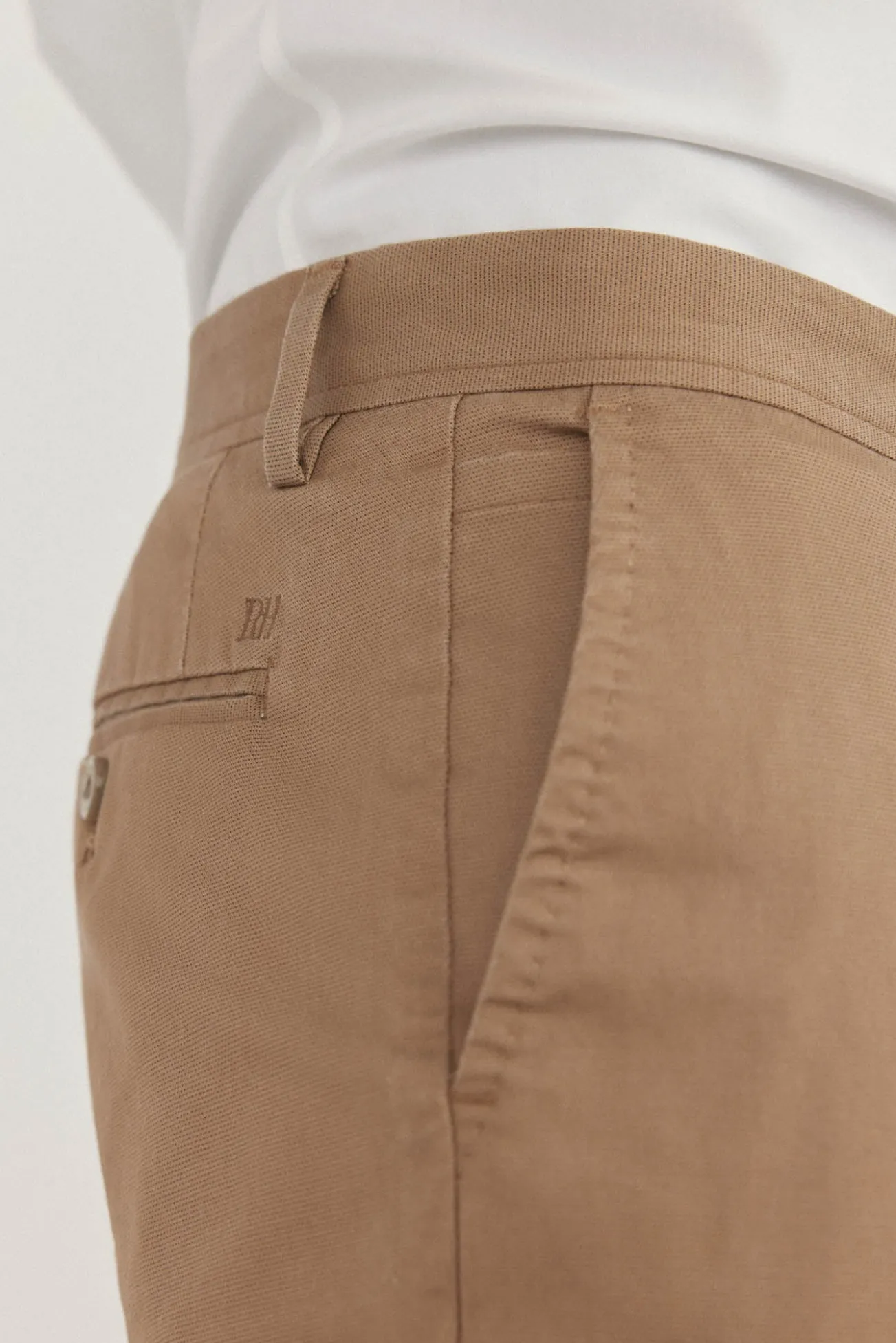 Calça calças chino slim fit com estampa