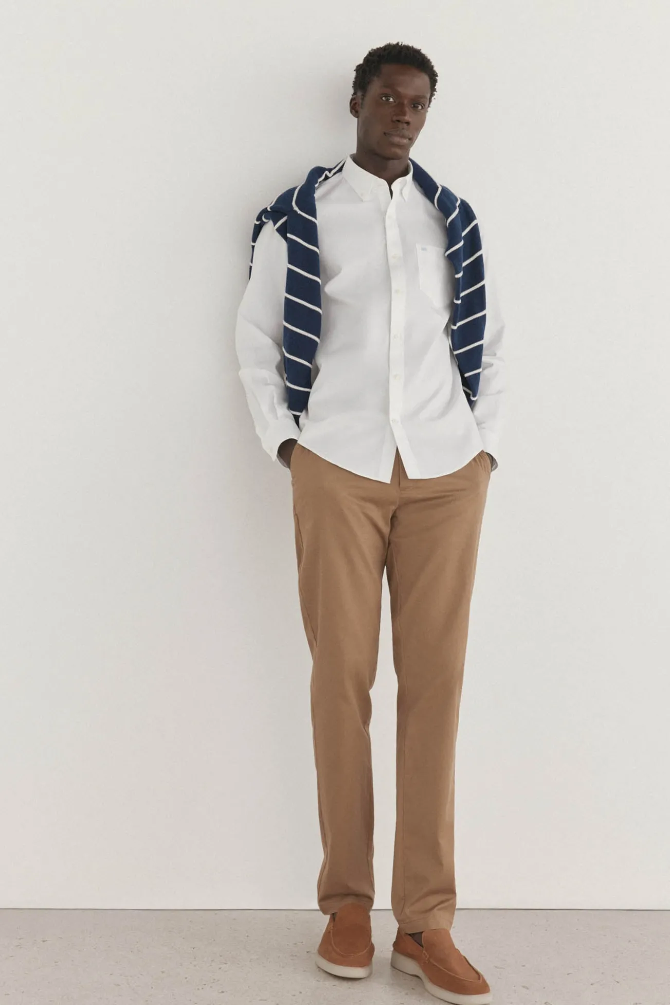 Calça calças chino slim fit com estampa