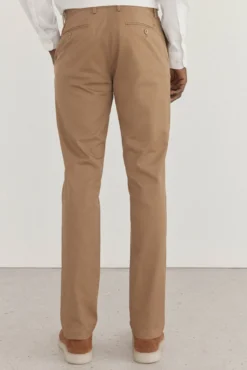 Calça calças chino slim fit com estampa