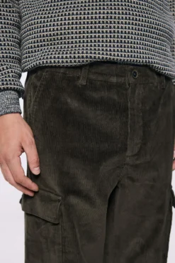 Calça cargo slim fit de veludo