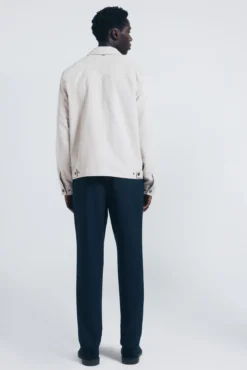 Calça chino jogger com caimento confortável