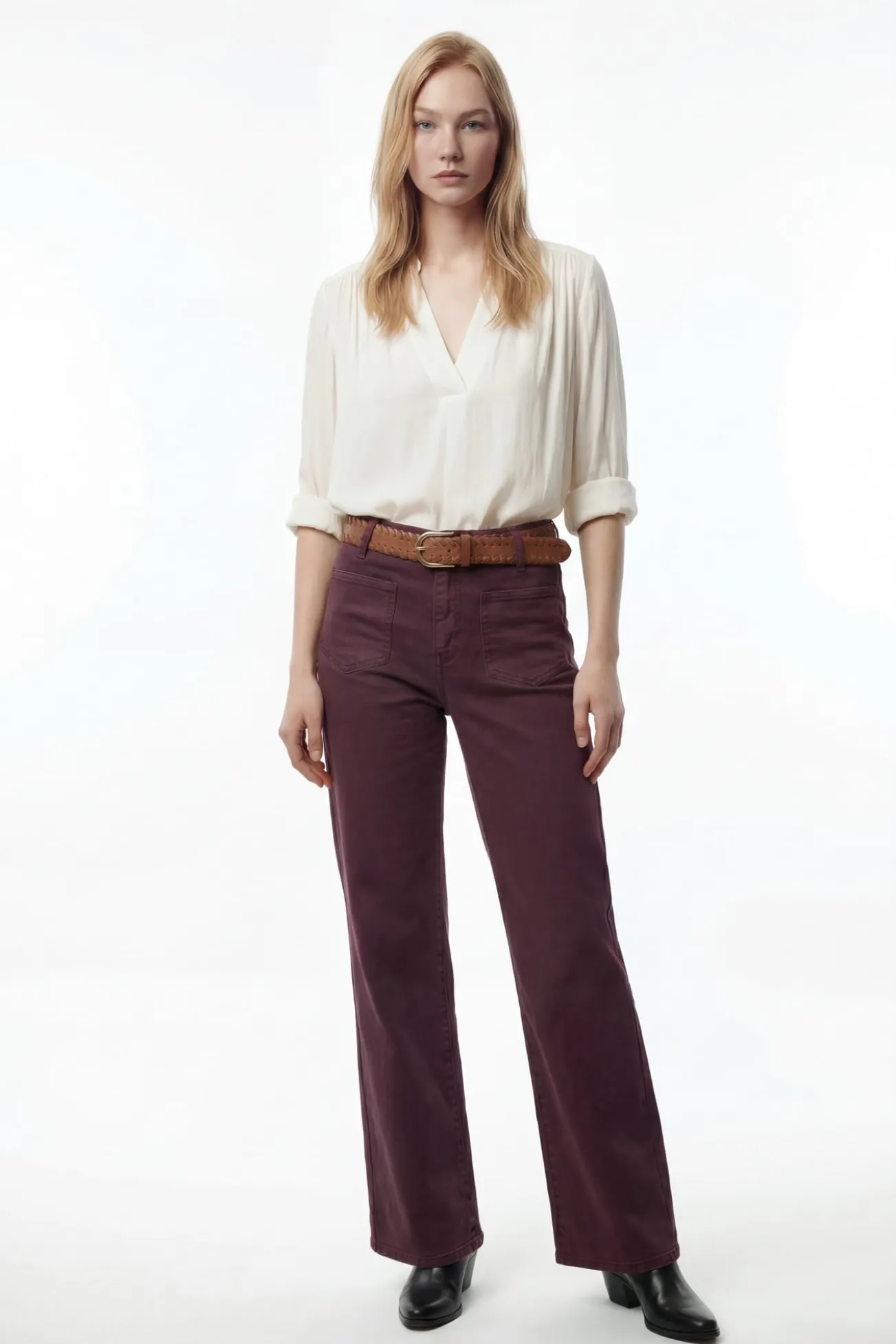 Calça com bolsos frontais