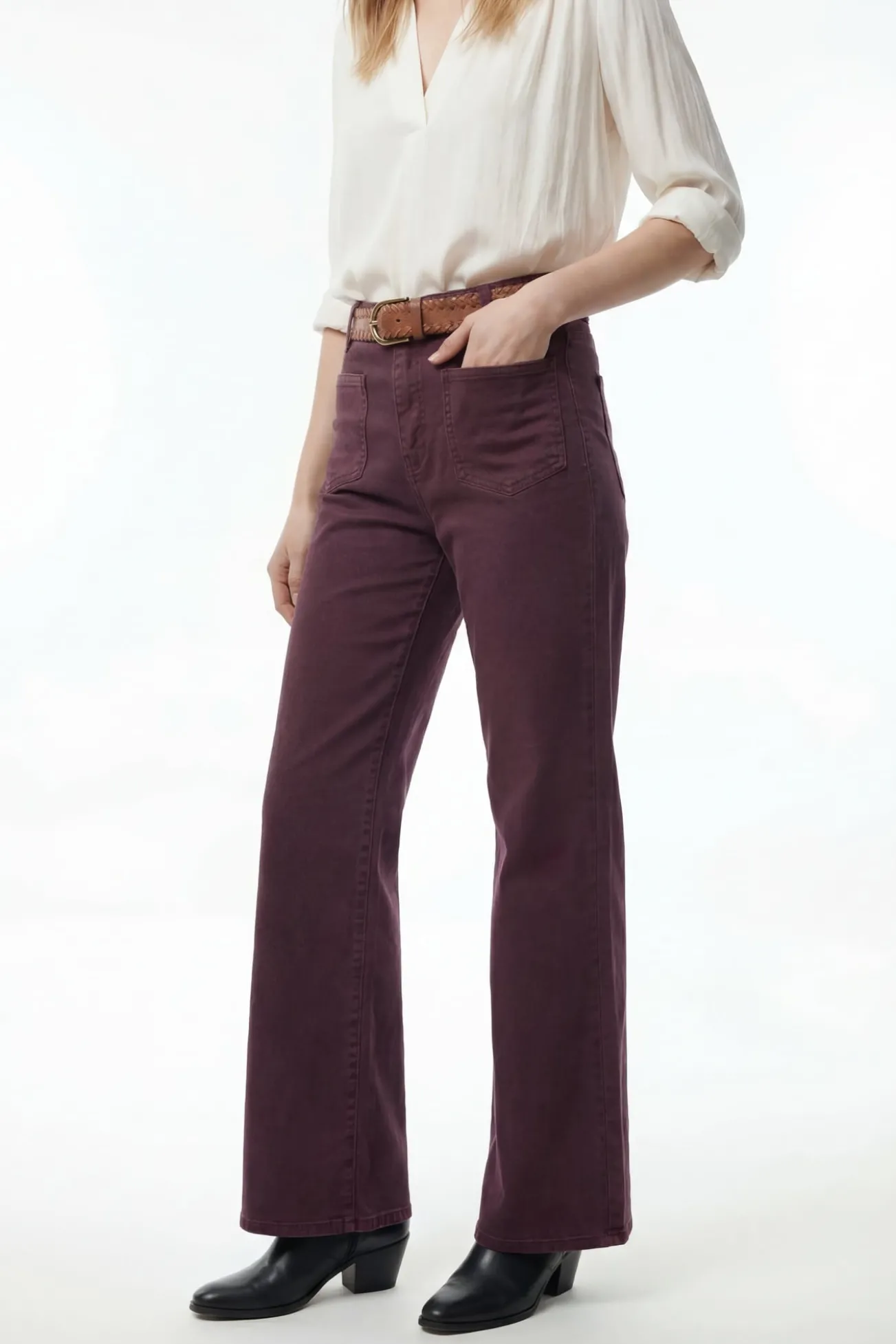 Calça com bolsos frontais