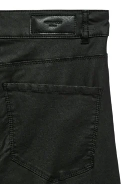 Calça com efeito encerado